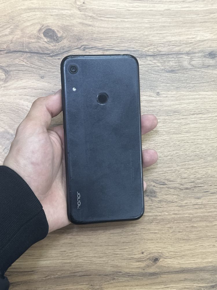 продаю Honor 8A 32gb