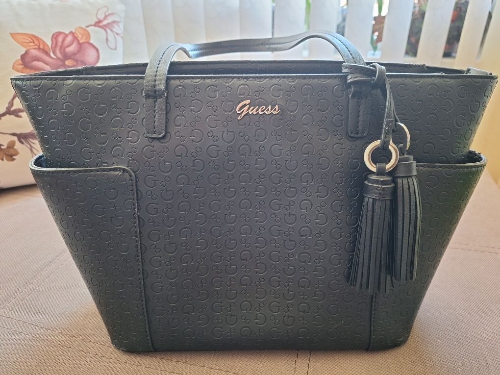 Дамска чанта Guess