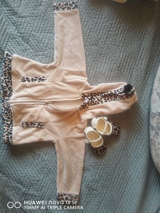 Бебешка блузка с леопардов принт 62-68 см и обувчици 19