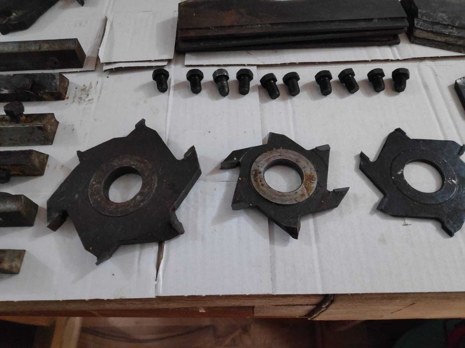capete frezare, cutite, bacuri, contacte electrice, tejghea sculptura