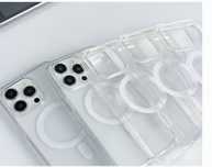 Husă silicon transparent IPhone 13/14 . Încărcare magsafe