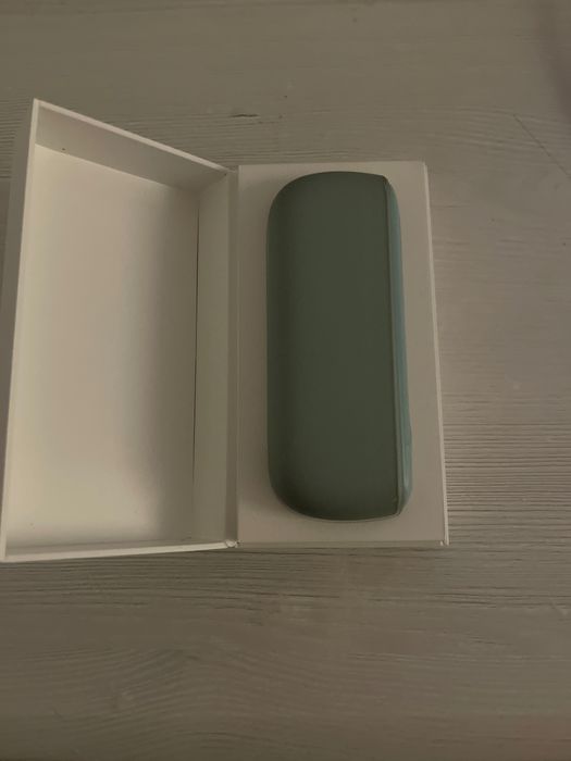 IQOS Iluma – culoare verde mentă, stare foarte bună