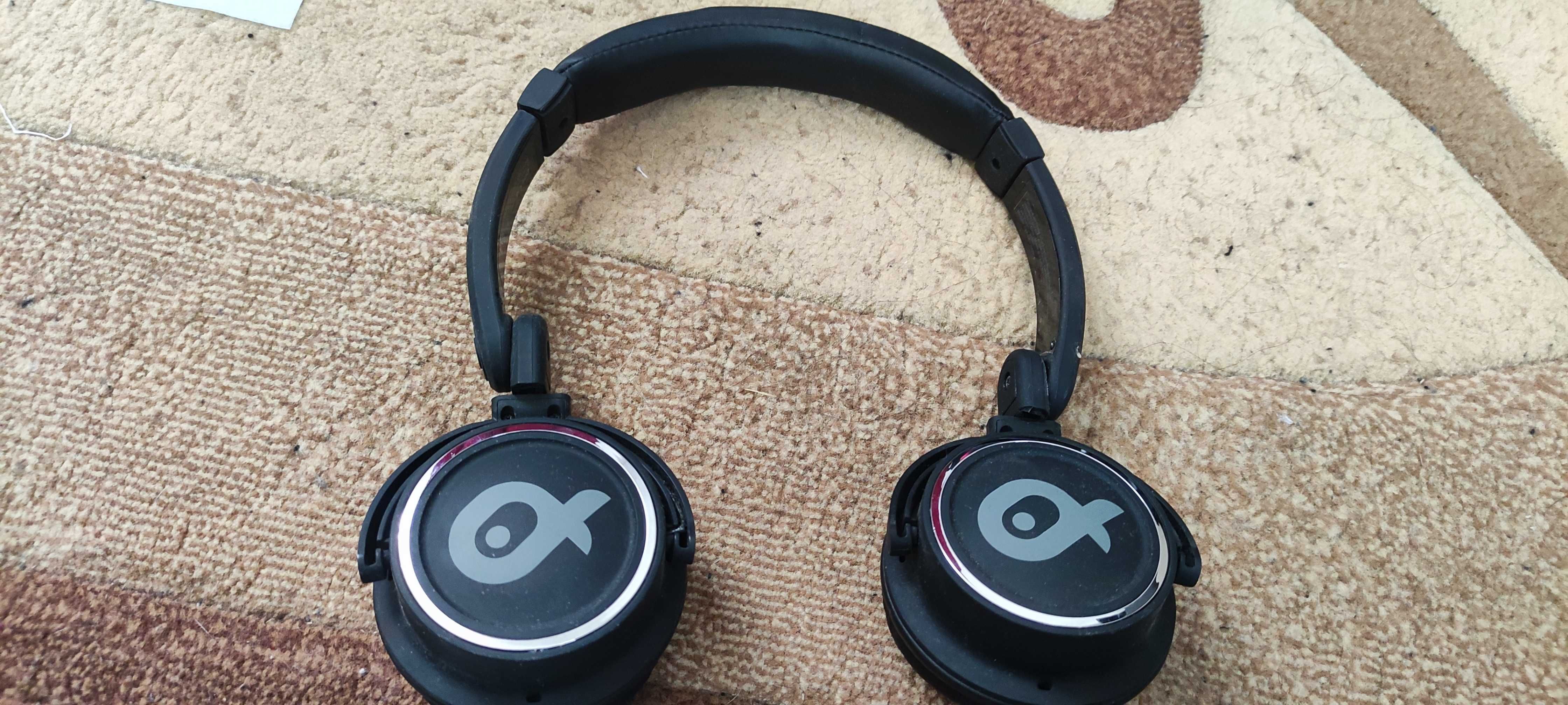 Căști audio prin bluetooth