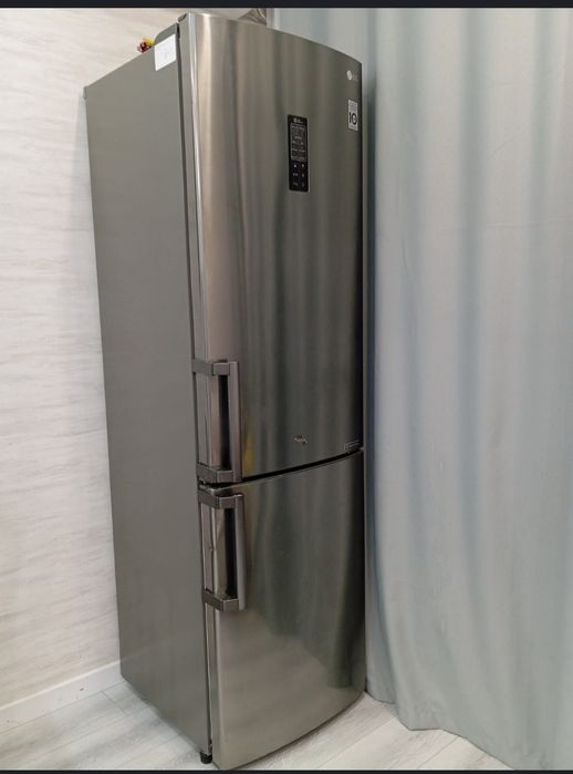 Холодильник LG NO FROST в отличном состоянии 2м