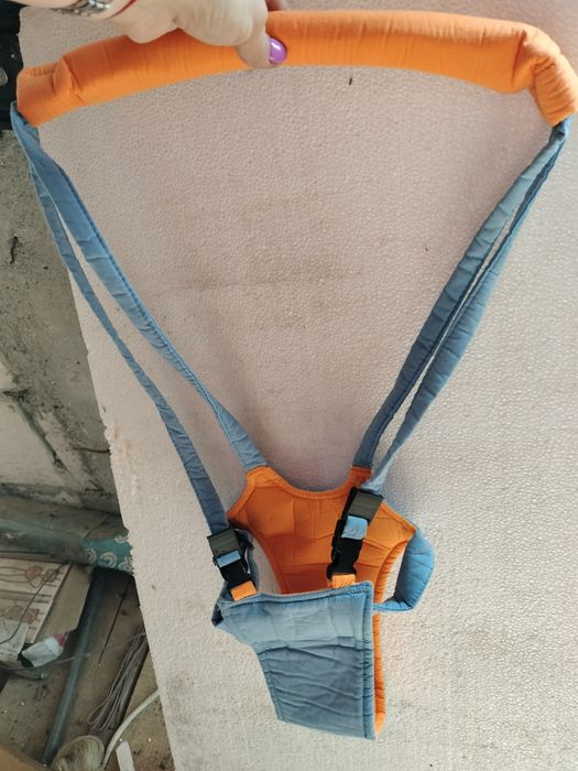 Marsupiu și ham pentru învățat mersul