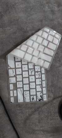 Силиконовая защитная накладка на клавиатуру MacBook
