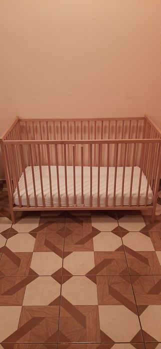 Pătuț pentru bebeluși cu saltea