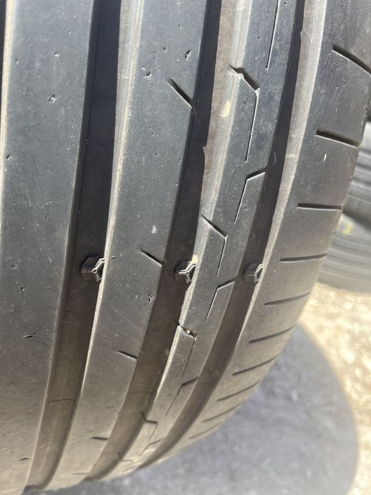 4 бр. летни гуми 285/40/22 Continental AO DOT 4020 5-6 mm