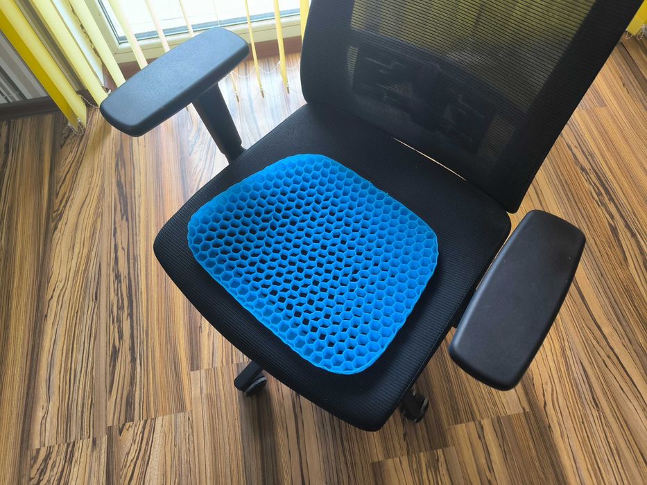 Директорски офис стол - с подарък