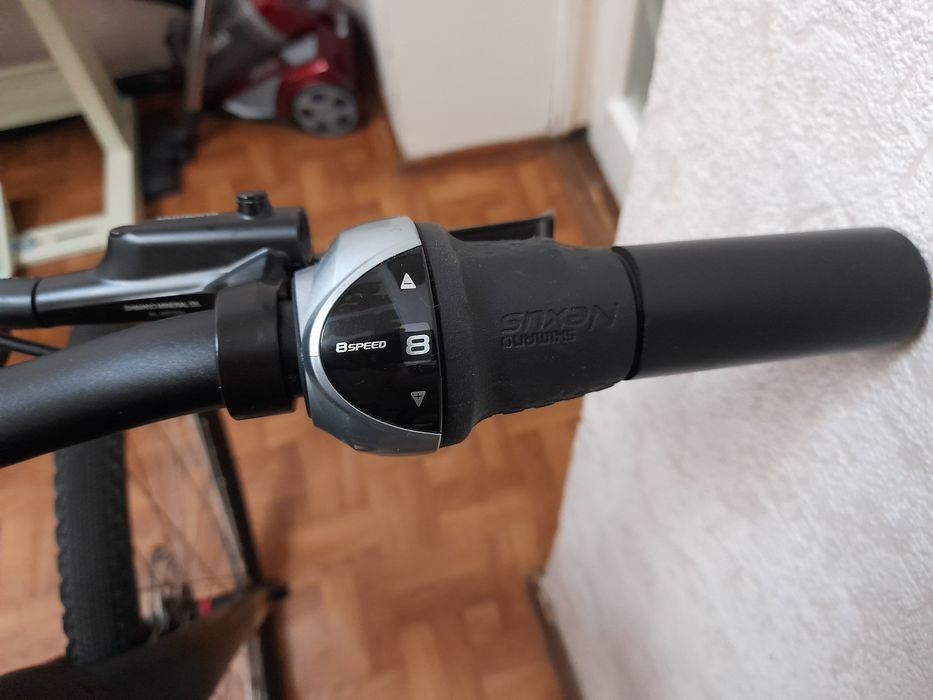 Карбоновый, с планетаркой Shimano 8 скорость