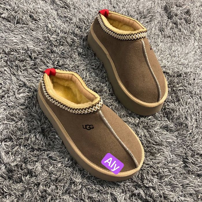Vând UGG-uri dama
