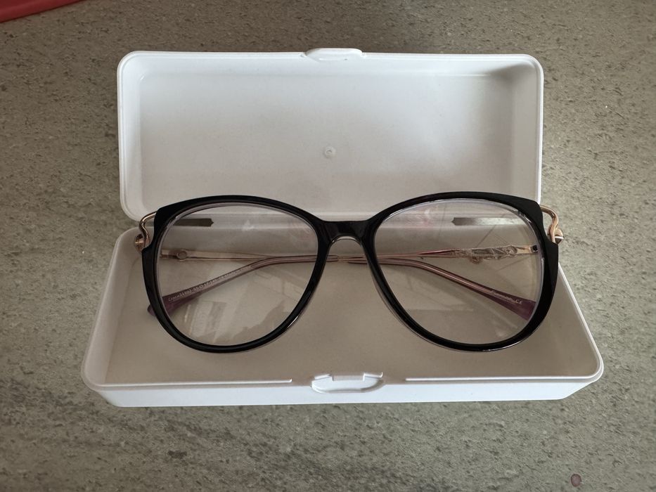 Rama de ochelari neagra
