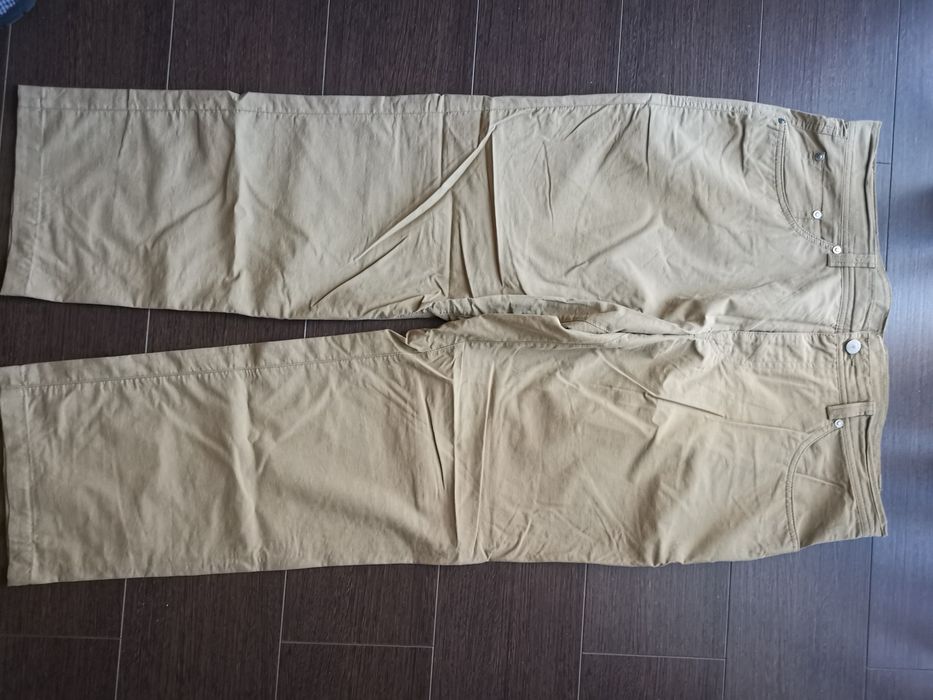 Pantaloni de vara, Di Quattro, noi fără etichetă