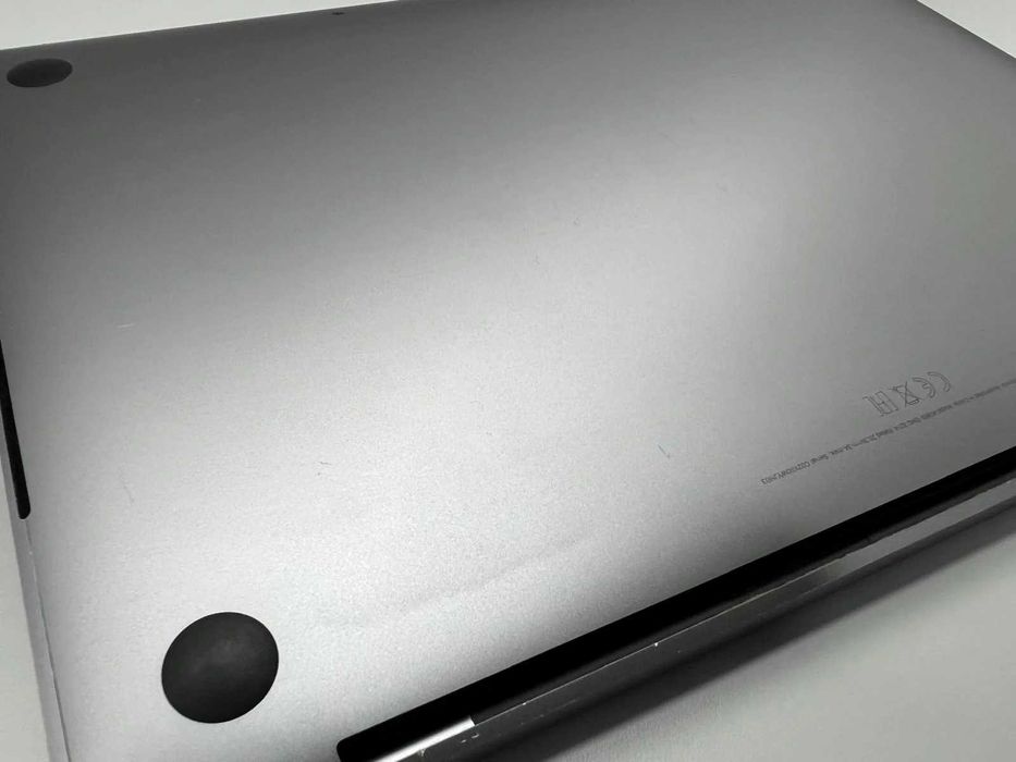 Laptop SH MacBook Pro 13.3 mid 2018 Retina i7 16gb RAM SSD 512GB Touch