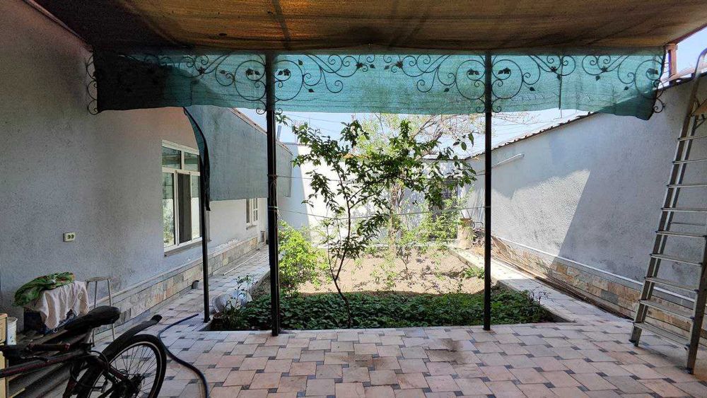 Участок 4-сотки 2-Этажный 10-комнат,улица Мехржон, 4-роддом.