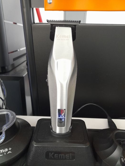 Машинка и тример за подстигване