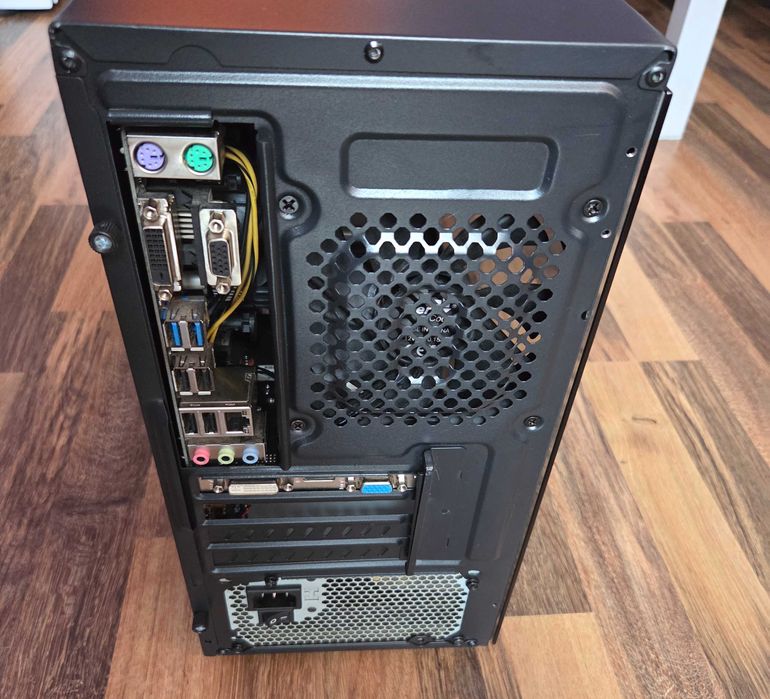 Бюджетен Компютър: Pentium G4560/16GB/ASUS 8400 GS/128GB SSD
