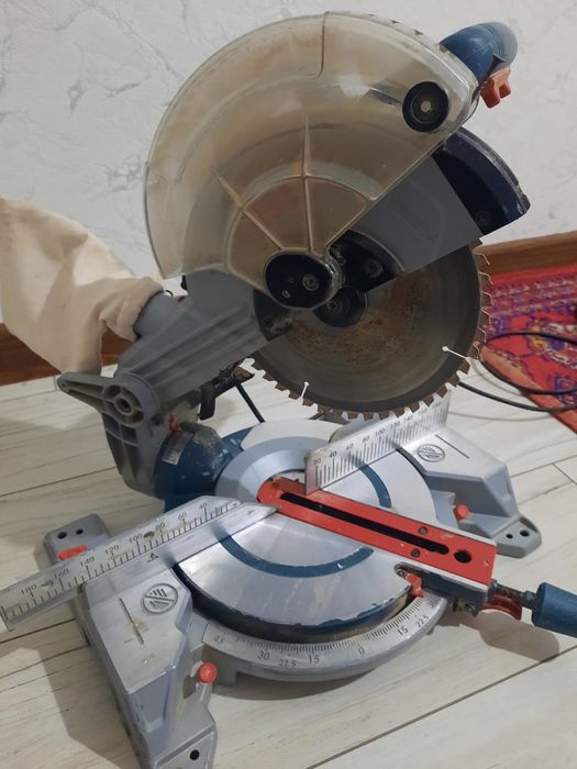 Продам торцовка Бош