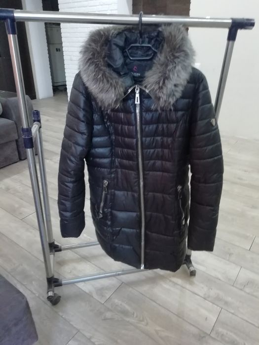 Продам пуховик Черного цвета 44-46 размера