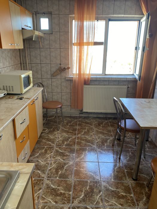 De Vanzare Apartament 3 Camere Bloc 1990 Pret 80.000€