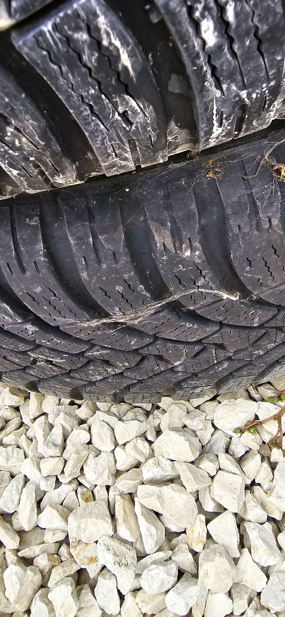 Зимни гуми 215 50 17 4 бр дот 2018 Falken