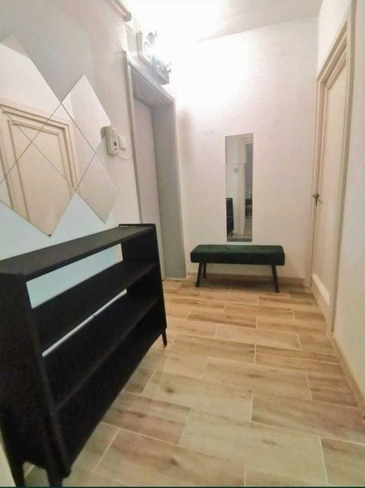 Apartament 3 camere de închiriat
