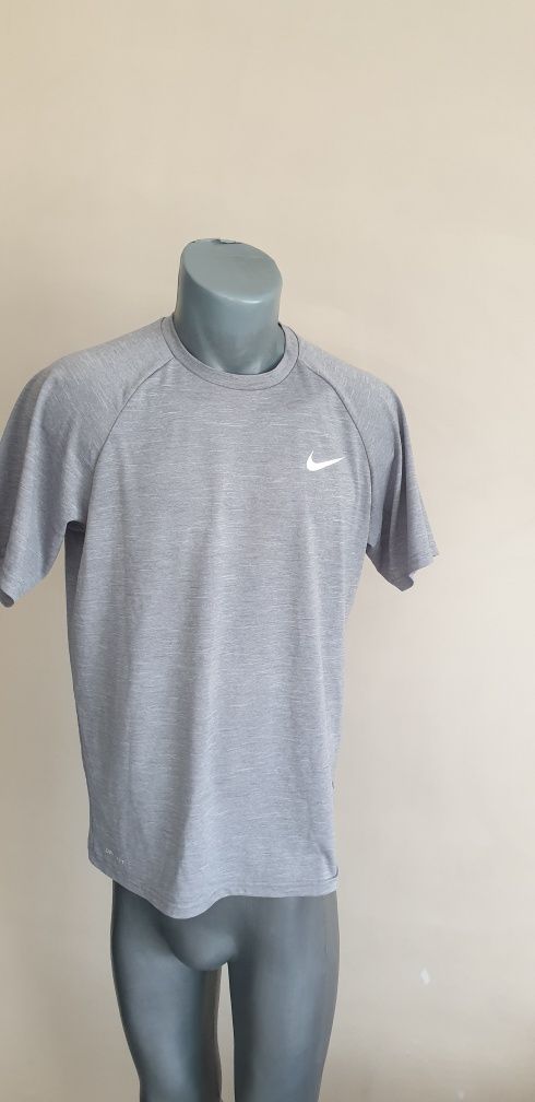 Nike Swim Dri - Fit 40 + UPF Mens Size M НОВО! ОРИГИНАЛ! Мъжка Тениска