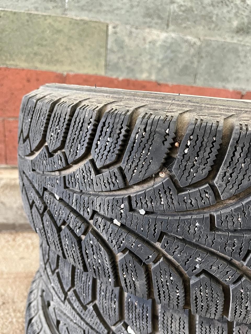 Шины 185/65 R15.