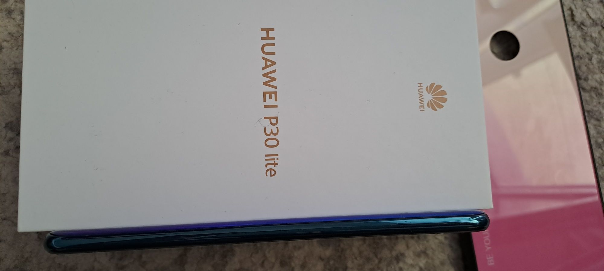 Huawei P30 lite folosit foarte puțin ca nou