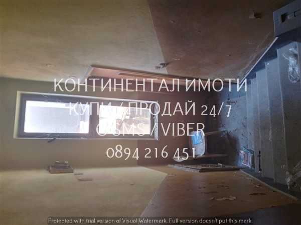Монолитен многостаен 1-ви етаж от къща 160м2 с двор 420м2