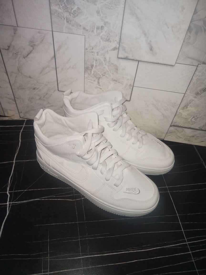Nike krosovka yangi