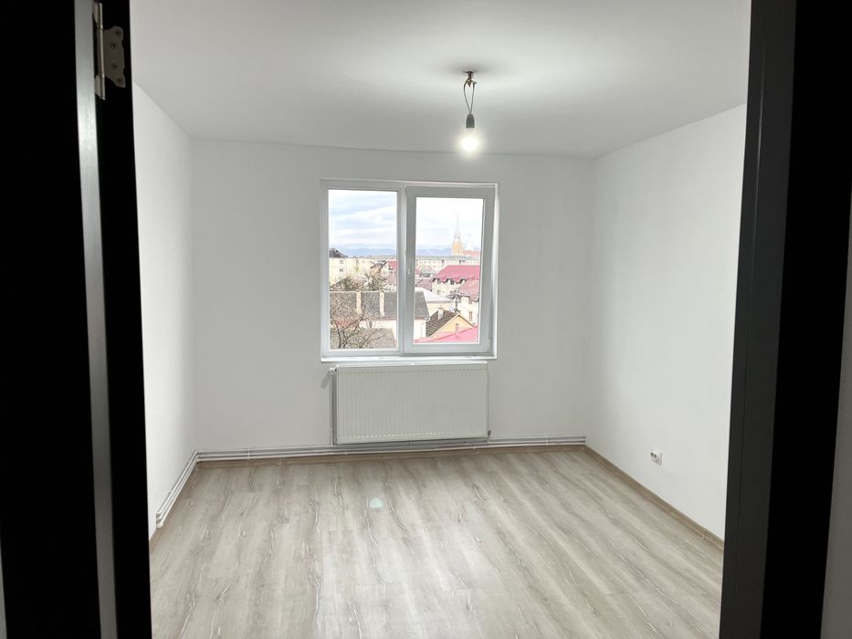 Proprietar, Vând Apartament cu 4 camere, Bulevardul Independenței