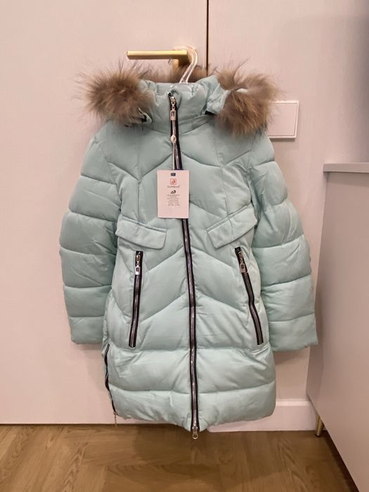 Продам теплую удлиненную зимнюю куртку на дев. р-р 146