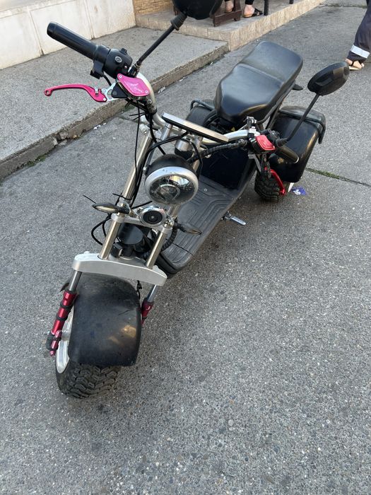 Motocicleta cu 3 roti curent