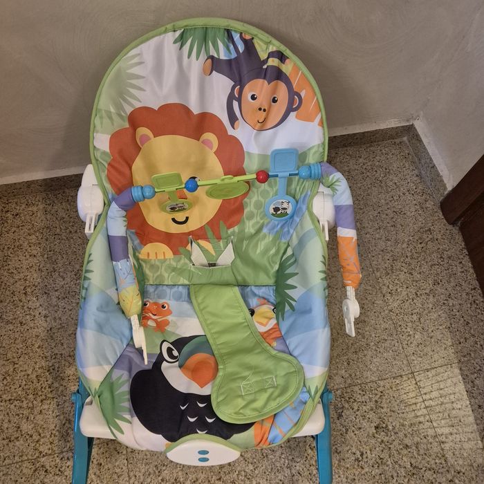 Детски шезлонг с музика и вибрация