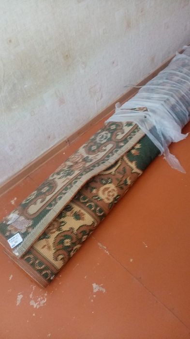 Продам ковер 3.5 на 4.5 м.