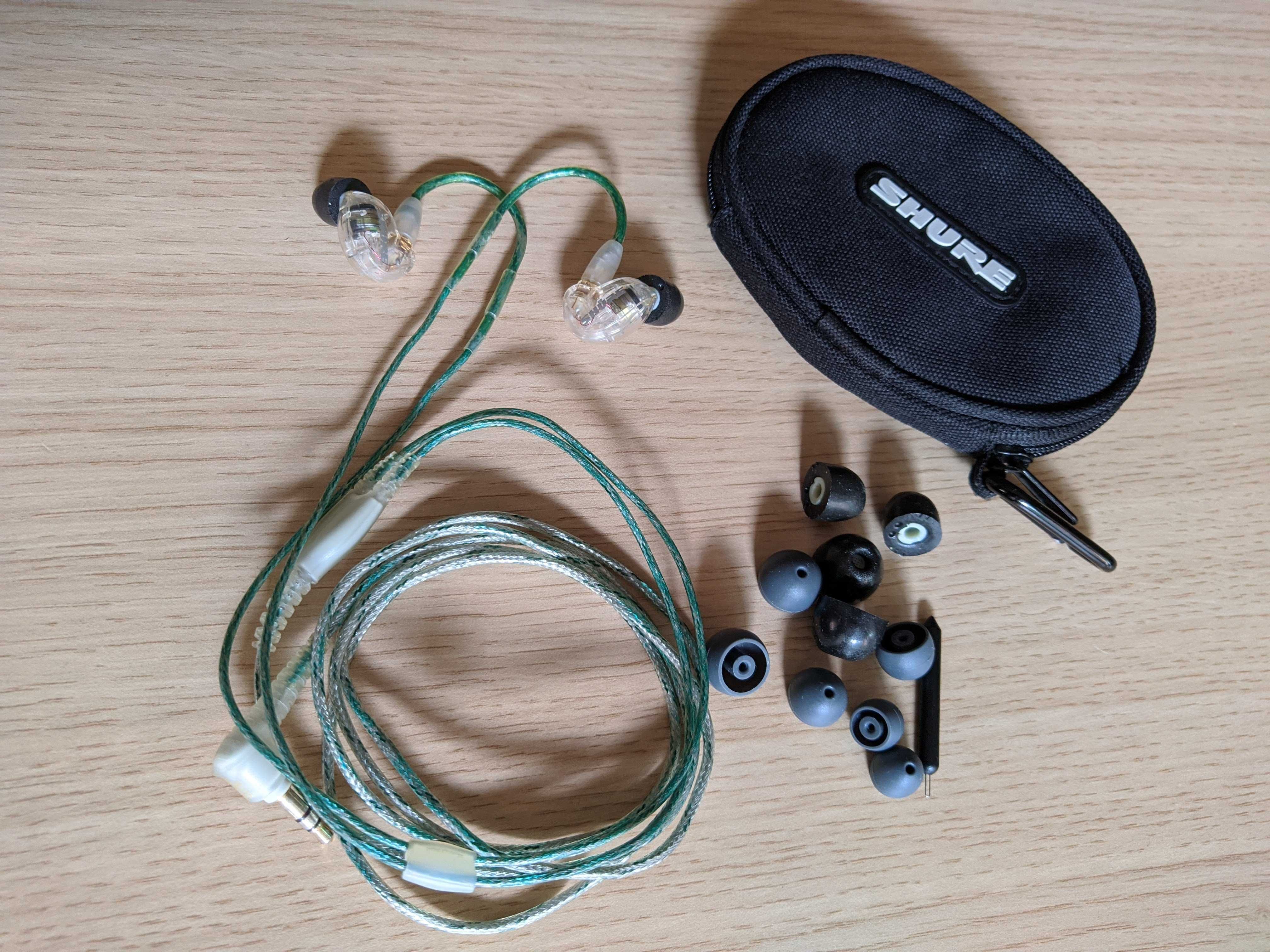 Мониторинг ин-иър слушалки Shure SE215-CL Professional Sound Isolating