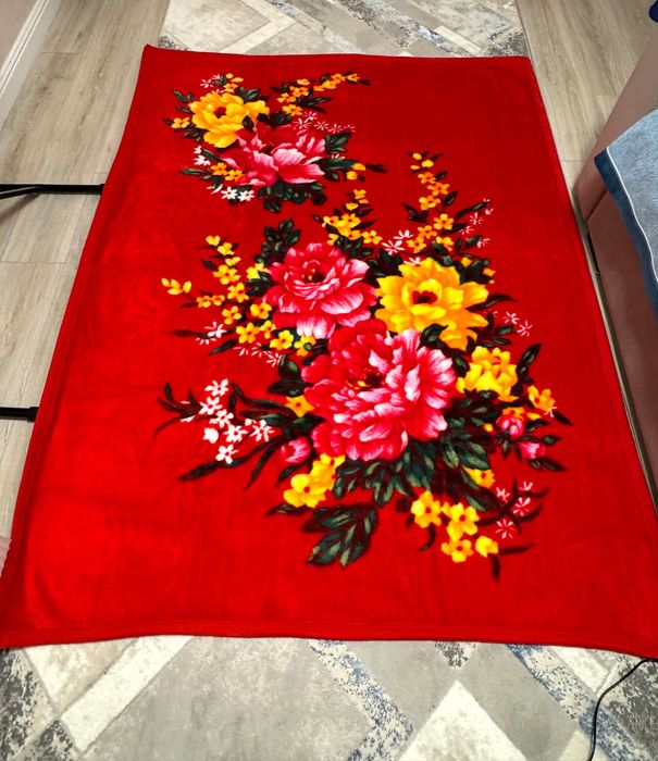 Продам красный плед