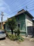 Casă spațioasă din cărămidă – ideală pentru locuință sau birouri