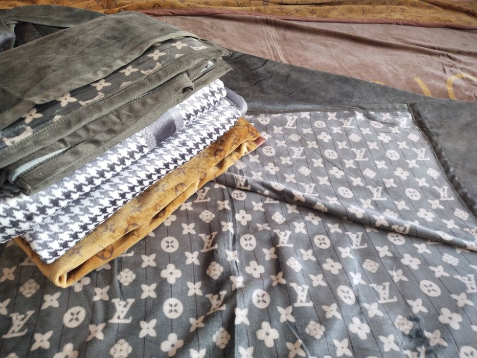 Продам брендовые пледы