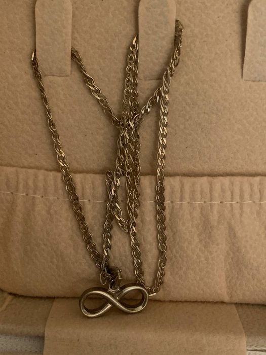 срочно продам серебряный кулон с цепочкой