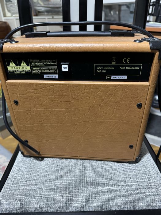 Усилвател Stagg 10AA / кубе за китара