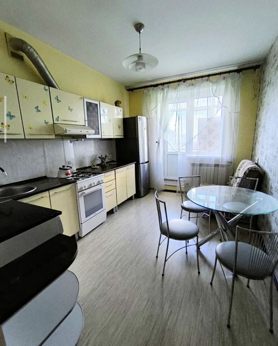 Аренда 2ух комнатная Стадион Старт Новомосковская в кирпичном доме
