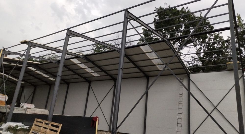 Container modular , hala metalica avem diferte suprafete