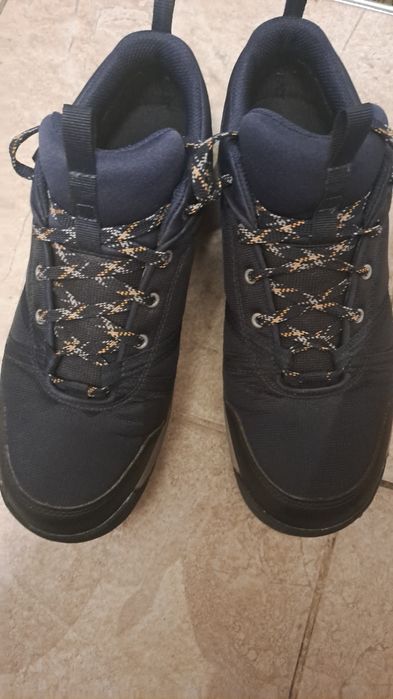 Продавам много запазени мъжки обувки