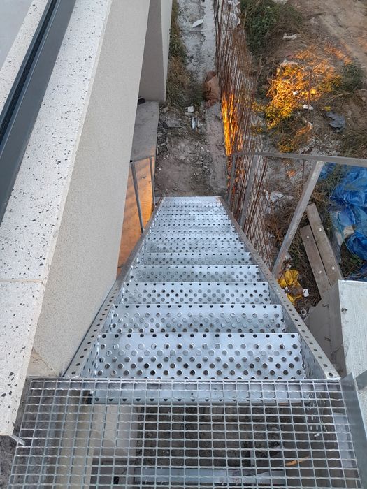 Scări metalice galvanizate la orice demisiune asiguram transport ori u