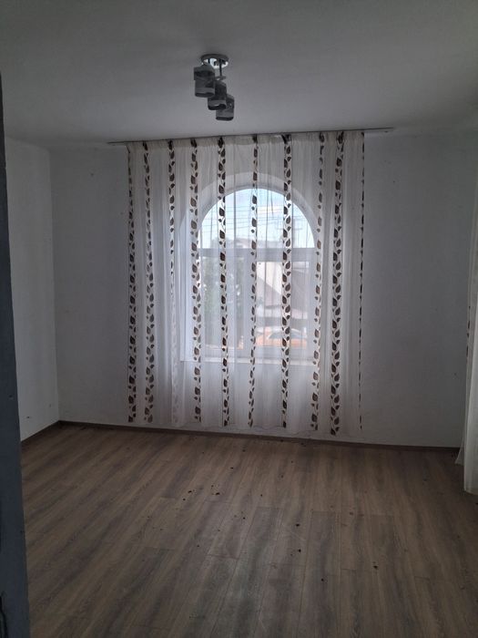 Vand casa Tuglui