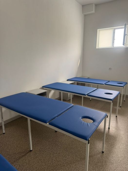 Кушетки универсальные. С регулируемым подголовником и с вырезом