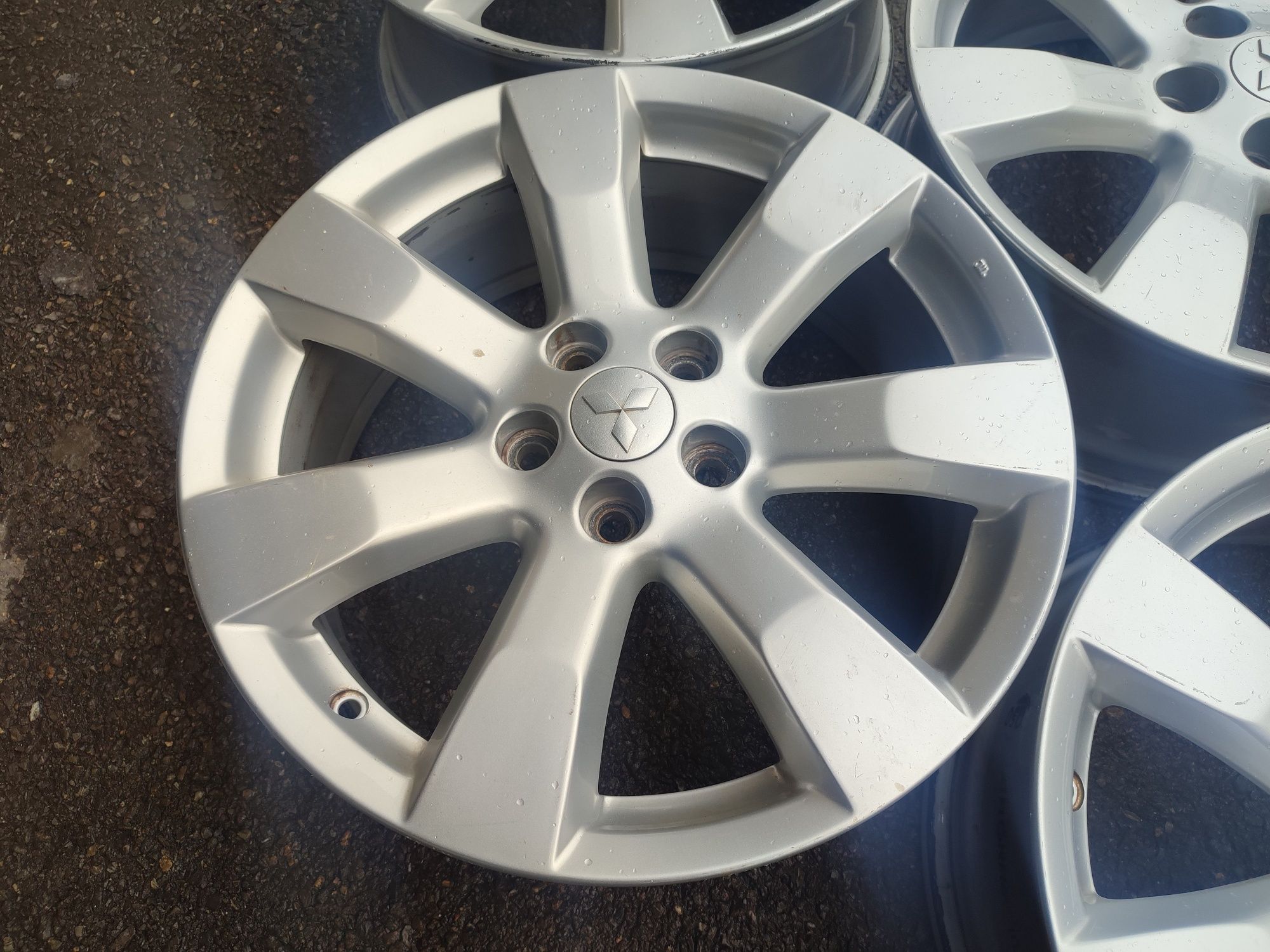 18" оригинални алуминиеви джанти за Mitsubishi Outlander...