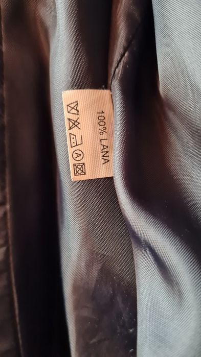 De vânzare palton,lung,negru,din lână 100%.